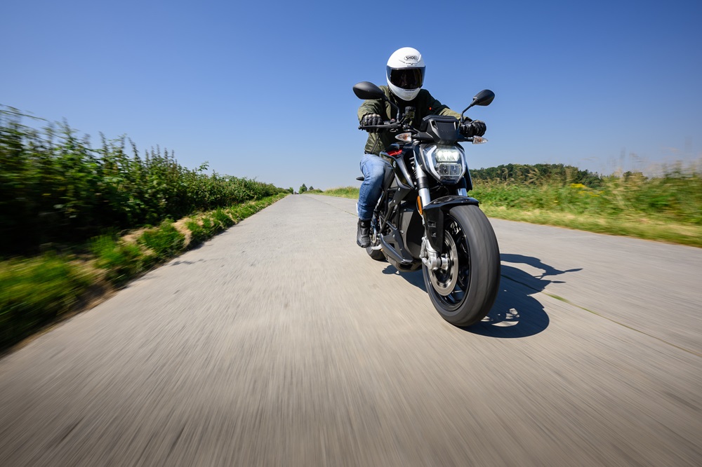 Une moto A2 de rêve de ZERO à 100 km/h