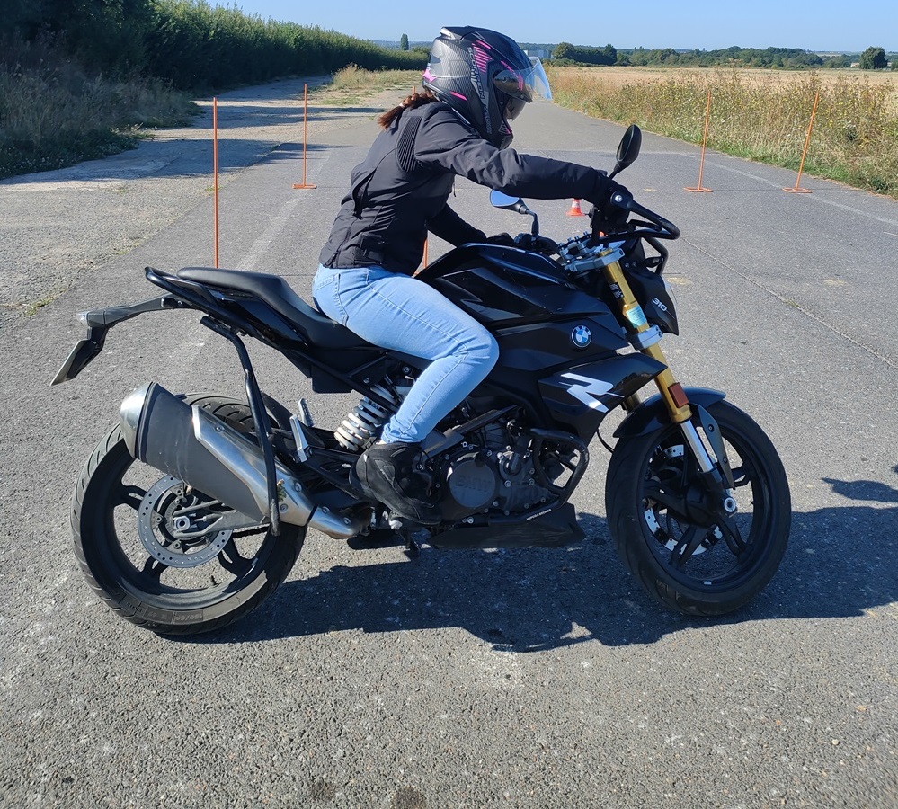 Tout savoir pour passer son permis moto quand on est un petit gabarit