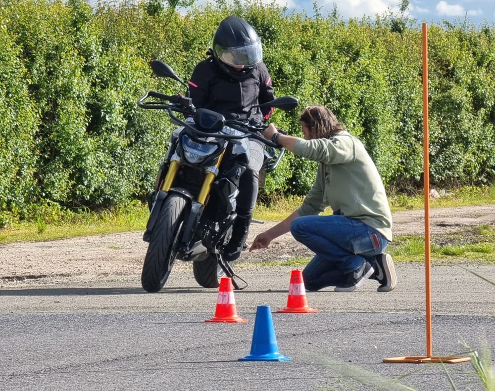 Tout savoir pour passer son permis moto quand on est un petit gabarit